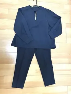 ネイビーセットアップ　パンツスーツ　卒業式
