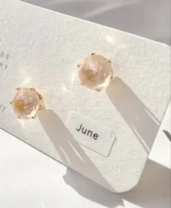 誕生石カラー　1粒ピアス