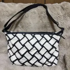 ズッケロ編み込みデザイン ショルダーバッグ