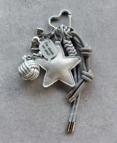 じゃらじゃらキーホルダー バッグチャーム キーチャーム　星　レザー調　シルバー
