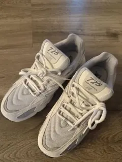 新品　NewBalance ML725UF