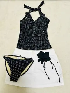 水玉模様 セパレート水着　スカート付き