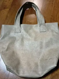 TRIDEEP　トートバッグ　ベージュ系　内ポケット６ヶ所あり