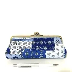 パッチワーク風ブルーフラワー柄のがま口ペンケース