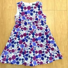 お値下げ　BeBeパープル系花柄ワンピース140