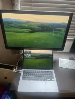 Apple Thunderbolt Display A1407 27インチのサムネイル