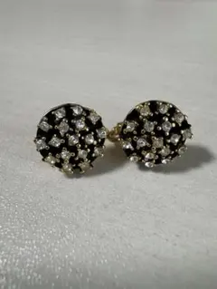 ［イヤリング］黒と金のストーン