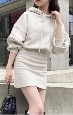 Chico フードスウェットリブミニワンピ