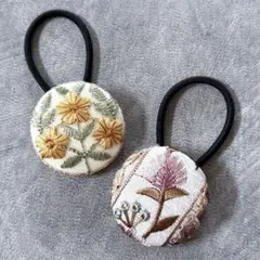 【61】 インド刺繍 くるみボタン ヘアゴム 2個セット 花柄