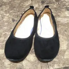黒 スエード フラットシューズ