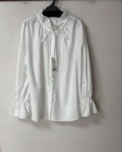 新品　UNITED ARROWS フリルカラー フレアスリーブ ブラウスのサムネイル
