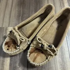 MINNETONKA モカシン フェザー装飾 スエードのサムネイル
