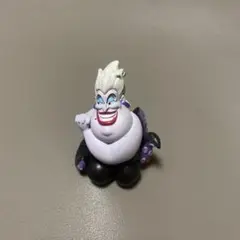 ディズニー アースラ 肩ズン カプセル フィギュア ヴィランズ ガチャガチャ