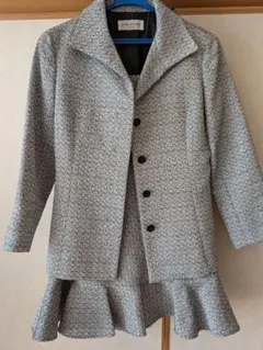 組曲スィス　レディーススーツ　ビジネス　フォーマル