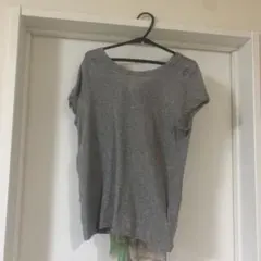 グレーTシャツのサムネイル