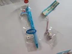 ハローキティ 水族館限定ボールペンと牧場限定ストラップセット
