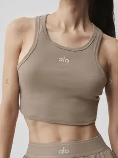 ALO yoga ベージュ 半袖Tシャツ Mサイズ（日本Lサイズ）新品未使用 ALO yoga ベージュ 半袖Tシャツ Mサイズ（日本Lサイズ）新品未使用