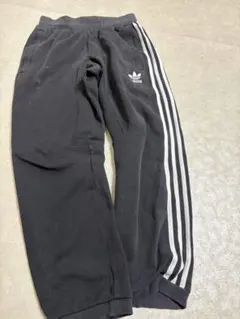 adidas ブラック スウェットパンツ 3本ライン