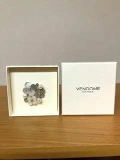 VENDOME 淡水パール シェルフラワー ブローチ VBMV3071 UWのサムネイル