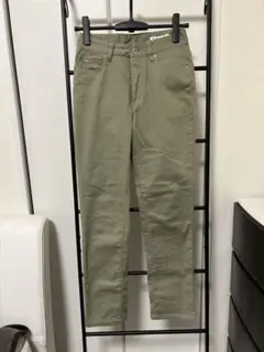 ikka カーキ ストレッチ レディース スキニーパンツ Mサイズ