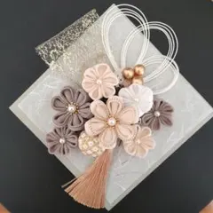 【つまみ細工】髪飾り 卒業式 前撮り　成人式 ベージュ グレージュ 白