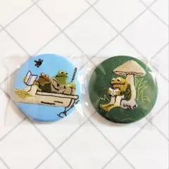 絵本の缶バッジ　刺繍缶バッジ　がまくんとかえるくん