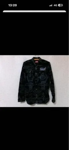 GOTCHA幾何学模様の黒いボタンアップシャツ