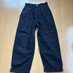 ユニクロUNIQLO完売品デニムタックパンツ黒22S☆テーパードジーンズワイド