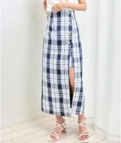 ネイビーとホワイトのチェックタイトスカート