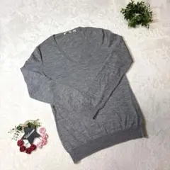 美品 【ユニクロ】《L》 ニットセーター ウール Vネック 長袖 グレー 無地