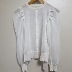 【新品未使用】ホワイト パフスリーブ カーディガン