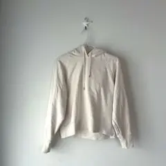 ユニクロ パーカー アイボリー