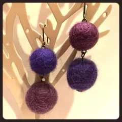 秋色ボンボンピアス パープル2コ