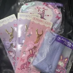 モモコピンク ポーチとアクリルチャームセット