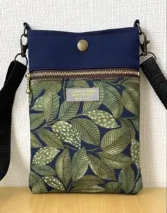 Item thumbnail for item b644e868-ba8b-4bce-bb87-63bba8e5d2bc