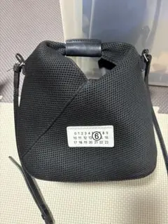 MM6 ブラック ショルダーバッグ