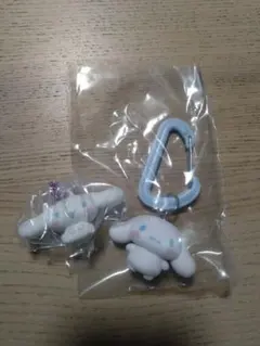 サンリオ　カラフルカラビナマスコット・ふわわフロッキーマスコット　シナモロール