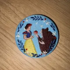 バンダイビスケット　白雪姫 刺繍缶バッジ