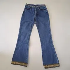 ウエスト裾可愛い刺繍入りおしゃれブーツカットデニムウエスト34股下74総丈99