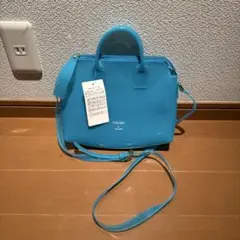 青い合成皮革のショルダーバッグ