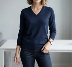 ユニクロ Vネックセーター 紺色 Sサイズ（綿85% ナイロン15%）