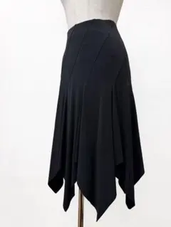 【躍動感】新品　社交ダンス ラテンスカート 黒 ハンカチーフヘムデザインｂ413