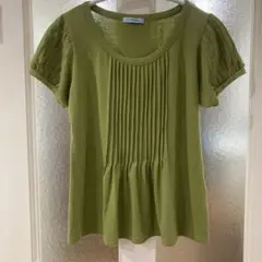 グリーン プリーツ半袖Tシャツ