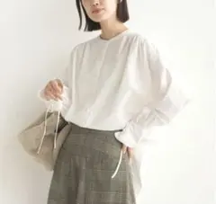 OMNES 新品タグ付き 綿100% 白ブラウス シャツ リボンのサムネイル