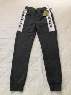 ロゴ入り グレー ロングパンツ