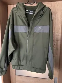 PUMA プーマパーカー　豹柄ワンポイント　カーキ