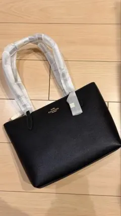 COACH フィオナ ジップ トートバッグのサムネイル