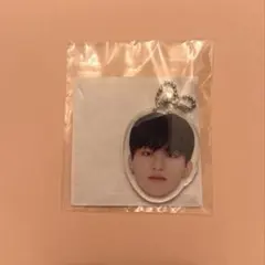 treasure ジョンウ　カプセルトイ　顔アクキー　reboot