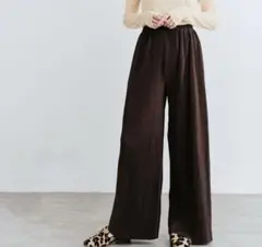 アコーディオンプリーツ　ルーズワイドパンツ　ブラウン