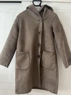 ブラウンフード付きムートンコート